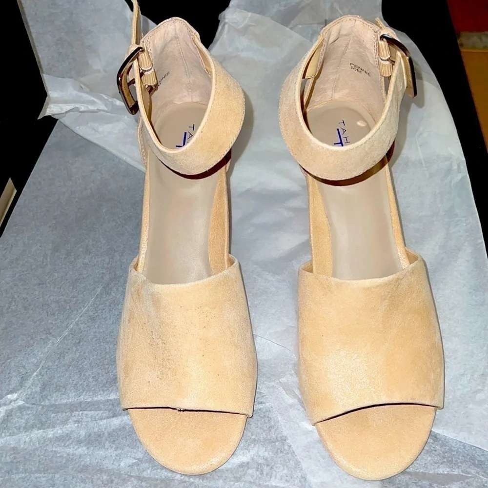 Tahari ankle pennie‎ leather sandals Sz 10 new